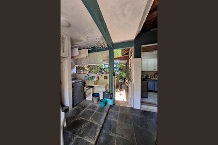 Casa à venda com 220m², 3 quartos e 2 vagasÁrea de Serviço