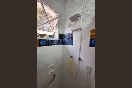 Casa à venda com 220m², 3 quartos e 2 vagasBanheiro 2