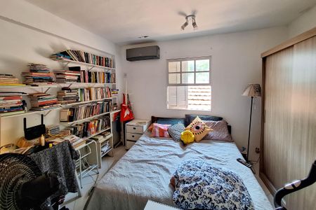 Casa à venda com 220m², 3 quartos e 2 vagasQuarto 4