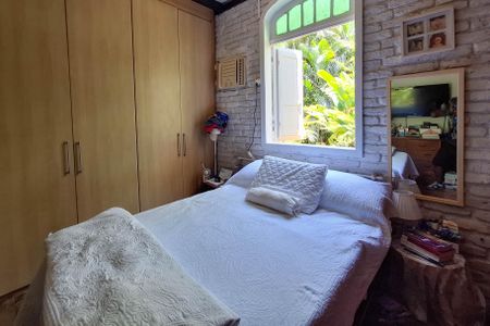 Casa à venda com 220m², 3 quartos e 2 vagasQuarto 3