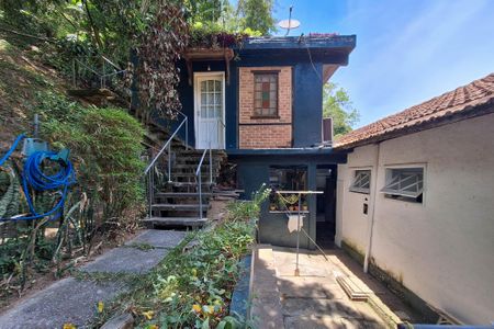 Casa à venda com 220m², 3 quartos e 2 vagasQuintal