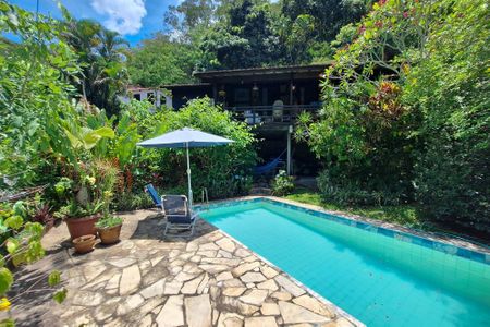 Casa à venda com 220m², 3 quartos e 2 vagasQuintal