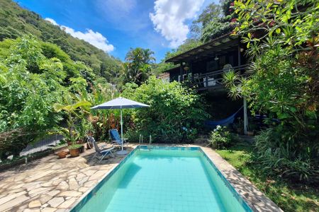 Casa à venda com 220m², 3 quartos e 2 vagasQuintal