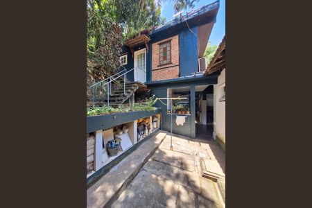 Casa à venda com 220m², 3 quartos e 2 vagasQuintal