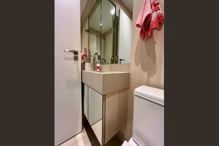 Lavabo de apartamento à venda com 3 quartos, 185m² em Cambuí, Campinas
