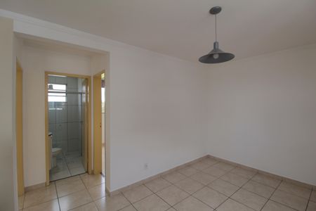 Sala de apartamento para alugar com 2 quartos, 43m² em Planalto, Belo Horizonte