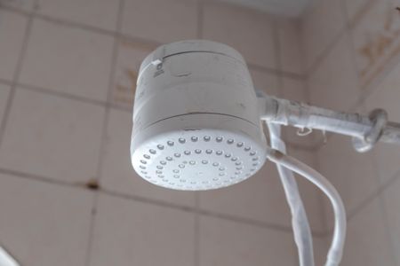 Casa à venda com 150m², 3 quartos e 2 vagas Casa à venda com 150m², 3 quartos e 2 vagasBanheiro do Quarto 1 Suíte