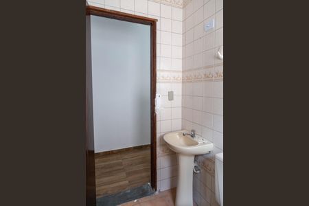 Casa à venda com 150m², 3 quartos e 2 vagas Casa à venda com 150m², 3 quartos e 2 vagasBanheiro social