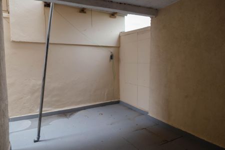 Casa à venda com 150m², 3 quartos e 2 vagas Casa à venda com 150m², 3 quartos e 2 vagasQuintal