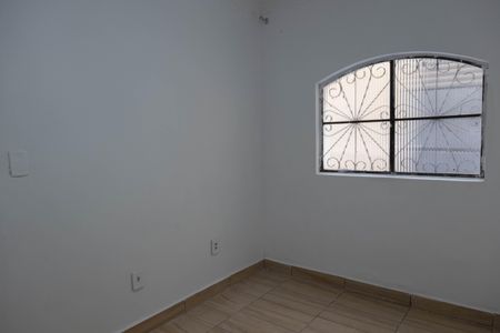 Casa à venda com 150m², 3 quartos e 2 vagas Casa à venda com 150m², 3 quartos e 2 vagasSala edicula