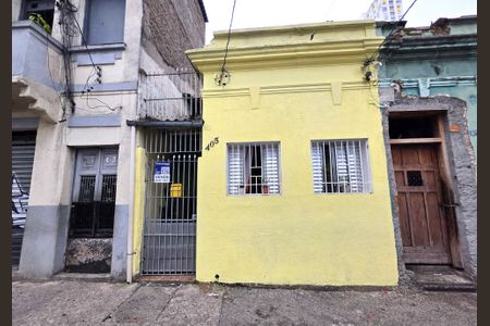 Casa à venda com 103m², 2 quartos e sem vagaFachada