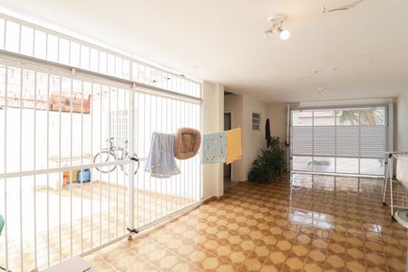 Casa à venda com 350m², 4 quartos e 5 vagasÁrea de Serviço e Banheiro de Serviço