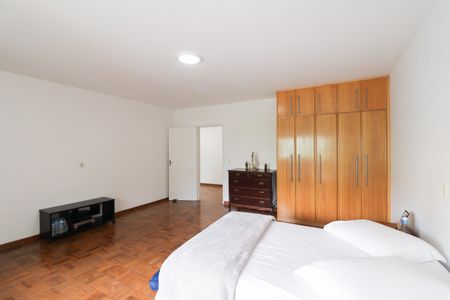 Casa à venda com 350m², 4 quartos e 5 vagasQuarto 3