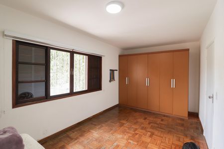 Casa à venda com 350m², 4 quartos e 5 vagasQuarto 2