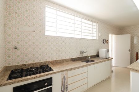 Casa à venda com 350m², 4 quartos e 5 vagasCozinha 