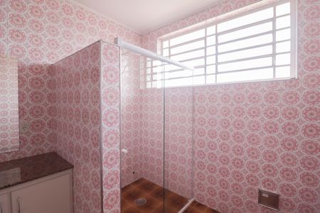 Casa à venda com 350m², 4 quartos e 5 vagasBanheiro 1