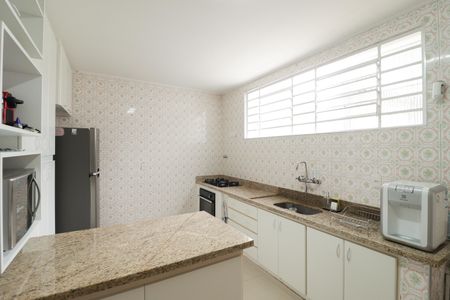 Casa à venda com 350m², 4 quartos e 5 vagasCozinha 