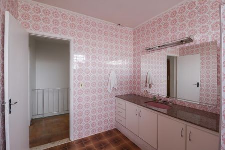 Casa à venda com 350m², 4 quartos e 5 vagasBanheiro 1