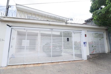 Casa à venda com 350m², 4 quartos e 5 vagasFachada