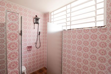 Casa à venda com 350m², 4 quartos e 5 vagasBanheiro 2