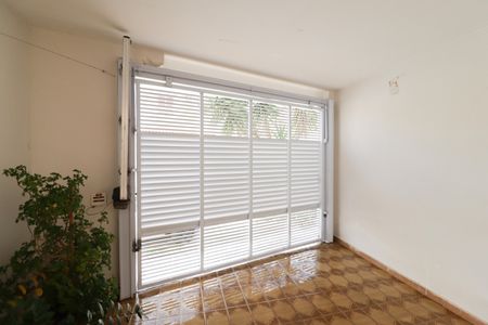 Casa à venda com 350m², 4 quartos e 5 vagasÁrea de Serviço e Banheiro de Serviço