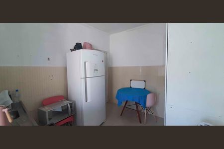 Casa à venda com 272m², 3 quartos e 4 vagas Casa à venda com 272m², 3 quartos e 4 vagasCasa 2 - Cozinha