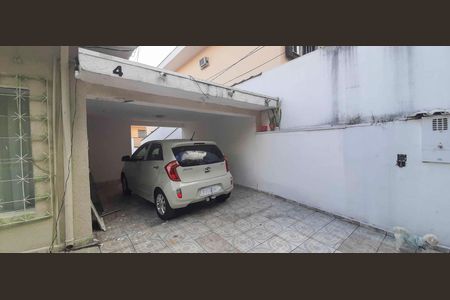 Casa à venda com 272m², 3 quartos e 4 vagas Casa à venda com 272m², 3 quartos e 4 vagasGaragem