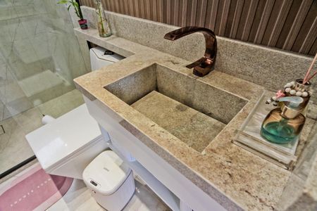 Apartamento à venda com 79m², 2 quartos e 1 vaga Apartamento à venda com 79m², 2 quartos e 1 vagaBanheiro da suíte