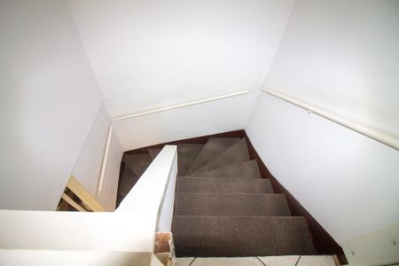 Casa à venda com 180m², 4 quartos e 3 vagasEscada