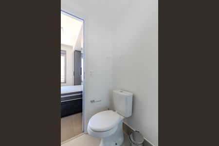 Banheiro de kitnet/studio para alugar com 1 quarto, 30m² em Farroupilha, Porto Alegre
