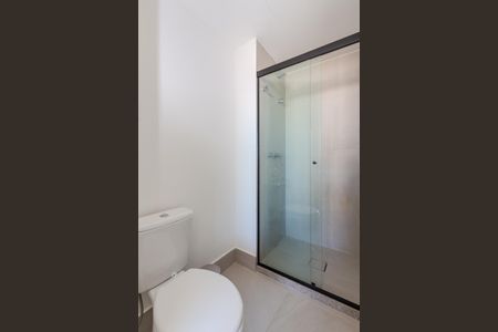 Banheiro de kitnet/studio para alugar com 1 quarto, 30m² em Farroupilha, Porto Alegre