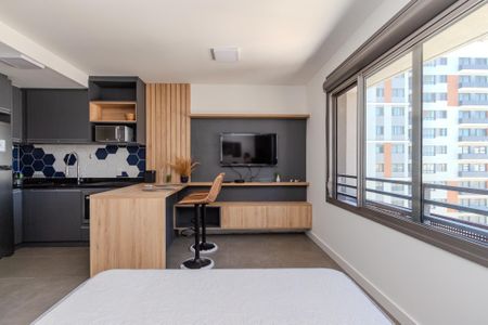 Sala/Quarto de kitnet/studio para alugar com 1 quarto, 30m² em Farroupilha, Porto Alegre