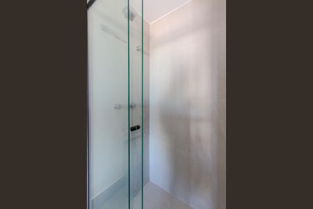 Banheiro de kitnet/studio para alugar com 1 quarto, 30m² em Farroupilha, Porto Alegre