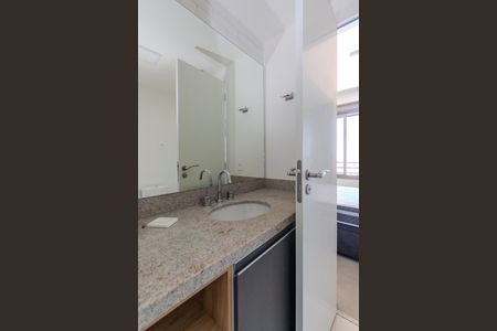 Banheiro de kitnet/studio para alugar com 1 quarto, 30m² em Farroupilha, Porto Alegre