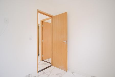 Quarto 1 de apartamento para alugar com 2 quartos, 45m² em Vila Fernandes, São Paulo