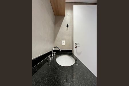 Apartamento à venda com 140m², 3 quartos e 2 vagas Apartamento à venda com 140m², 3 quartos e 2 vagasBanheiro da Suíte 3