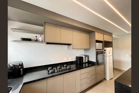 Apartamento à venda com 140m², 3 quartos e 2 vagas Apartamento à venda com 140m², 3 quartos e 2 vagasCozinha