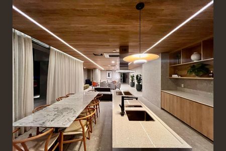 Apartamento à venda com 140m², 3 quartos e 2 vagas Apartamento à venda com 140m², 3 quartos e 2 vagasÁrea comum - Salão de festas