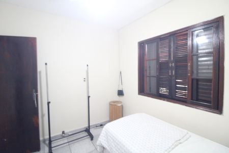 Casa à venda com 327m², 3 quartos e 3 vagasQuarto 2