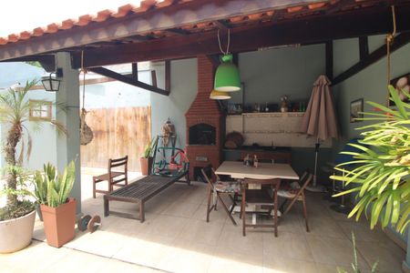 Casa à venda com 327m², 3 quartos e 3 vagasChurrasqueira