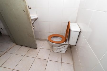 Casa à venda com 302m², 7 quartos e sem vagaGalpão - Banheiro 1