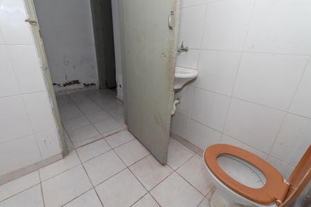 Casa à venda com 302m², 7 quartos e sem vagaGalpão - Banheiro 1