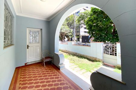 varanda de casa à venda com 6 quartos, 600m² em Lourdes, Belo Horizonte