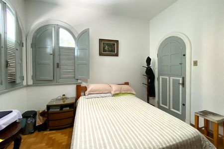 Casa à venda com 600m², 6 quartos e 2 vagasQuarto 6