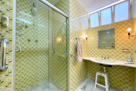 Casa à venda com 600m², 6 quartos e 2 vagasBanheiro da Suíte 2