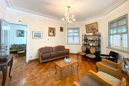 Casa à venda com 600m², 6 quartos e 2 vagasSala