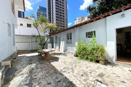 Casa à venda com 600m², 6 quartos e 2 vagasQuintal