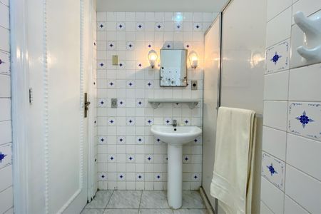 Casa à venda com 600m², 6 quartos e 2 vagasBanheiro