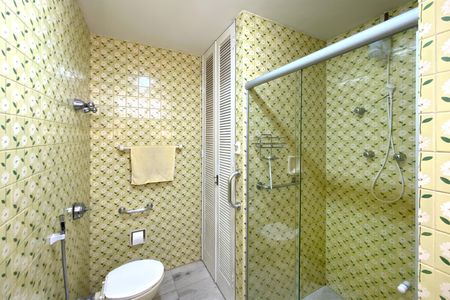 Casa à venda com 600m², 6 quartos e 2 vagasBanheiro da Suíte 2