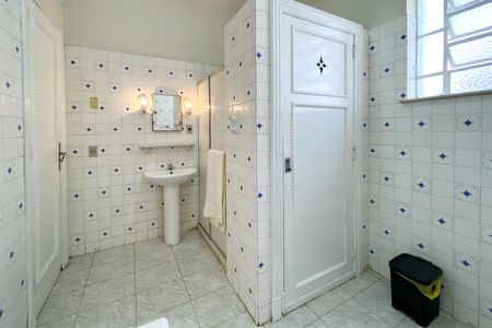 Casa à venda com 600m², 6 quartos e 2 vagasBanheiro